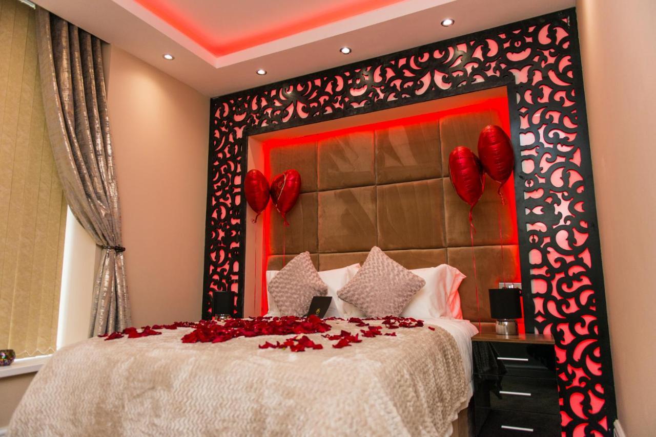 Aphrodite Suites Huddersfield Eksteriør billede