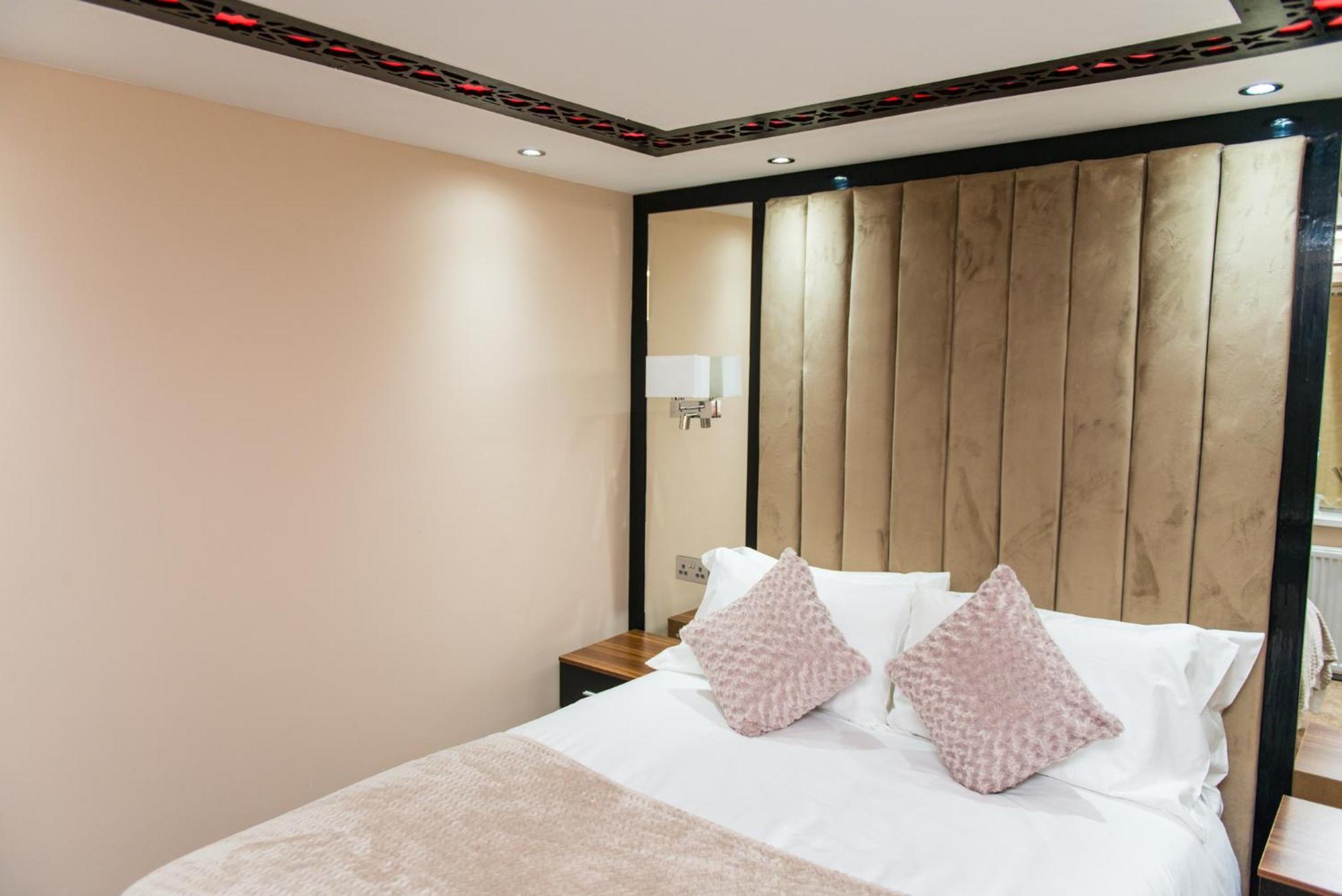 Aphrodite Suites Huddersfield Værelse billede