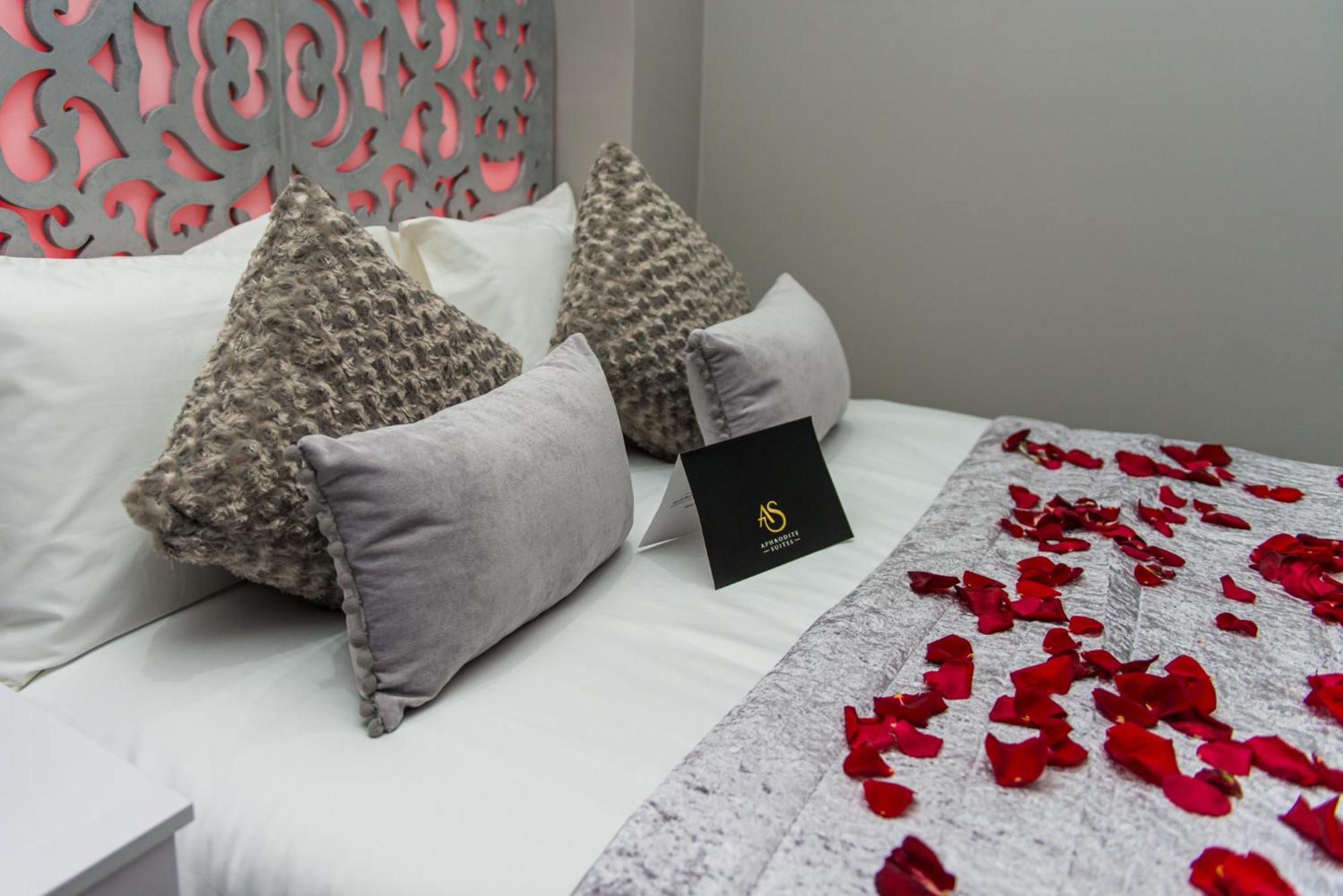 Aphrodite Suites Huddersfield Værelse billede