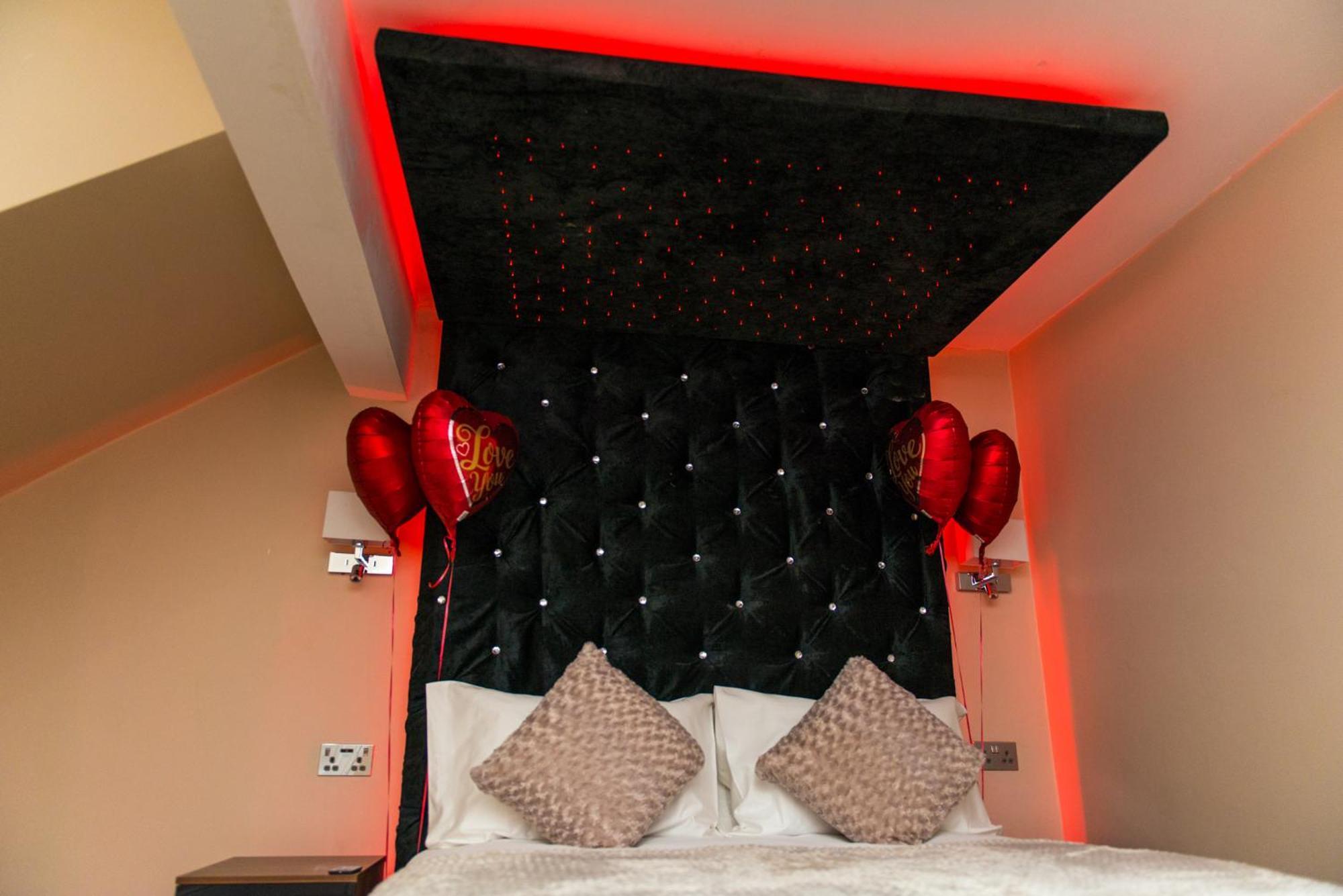 Aphrodite Suites Huddersfield Værelse billede