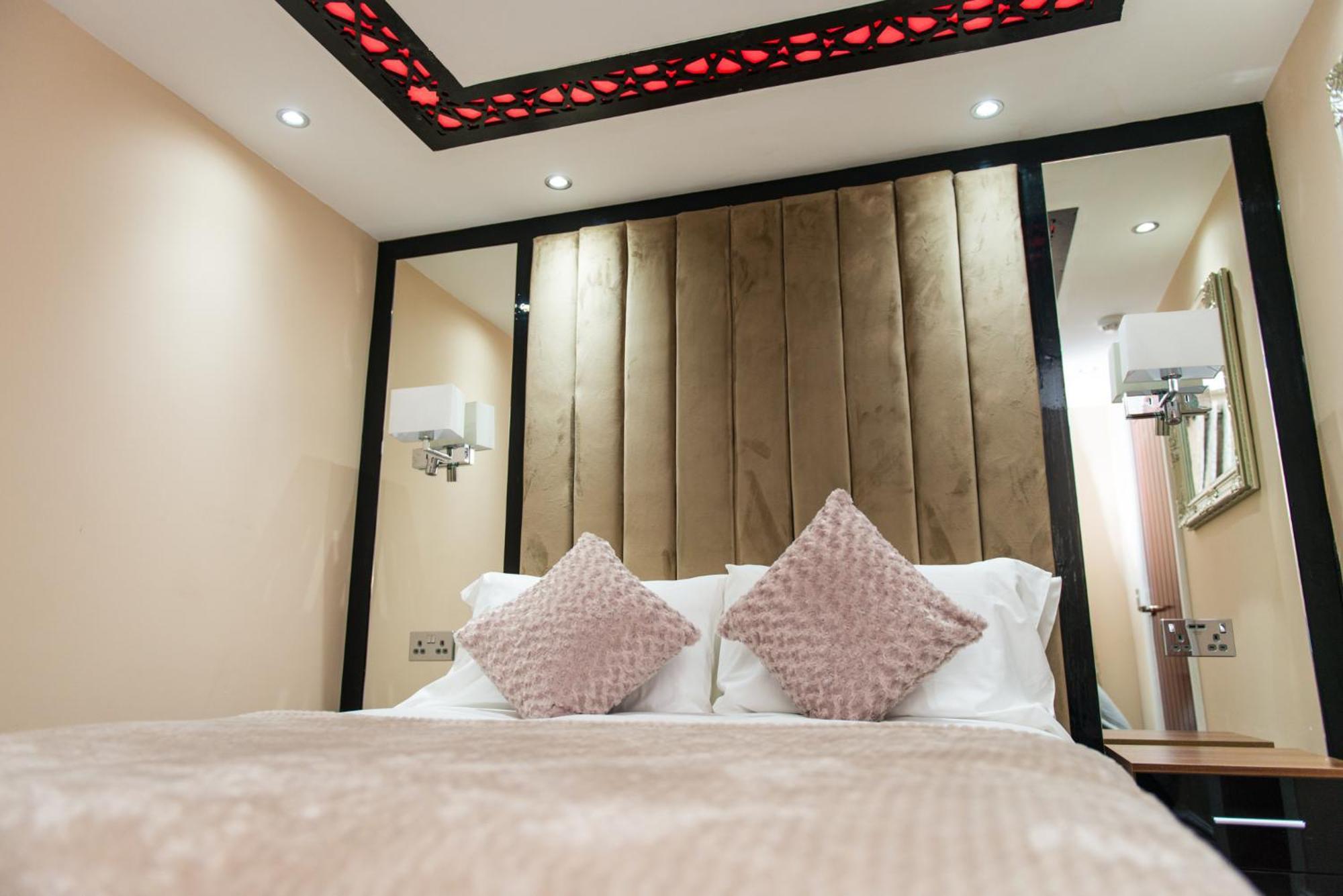 Aphrodite Suites Huddersfield Værelse billede