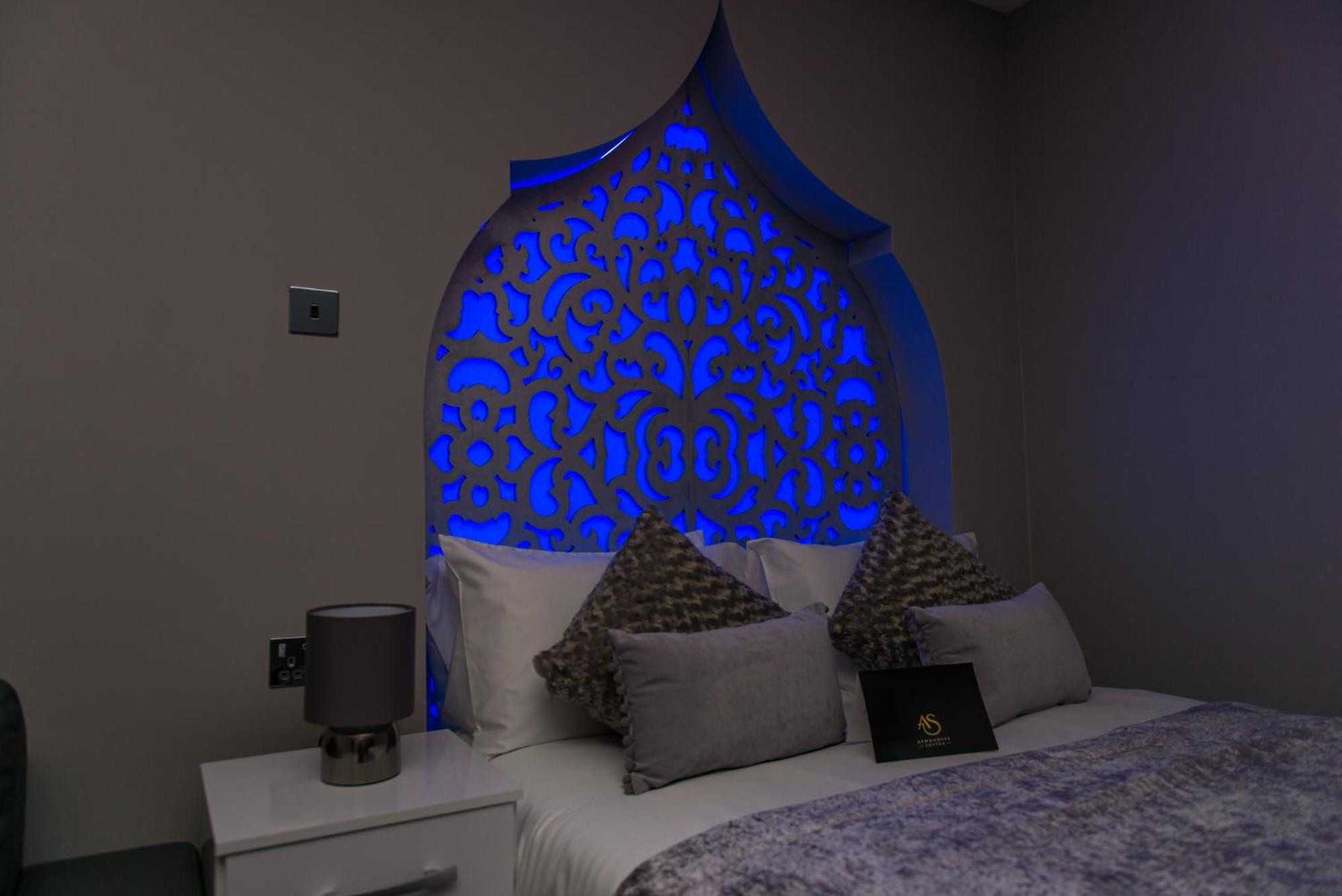 Aphrodite Suites Huddersfield Eksteriør billede